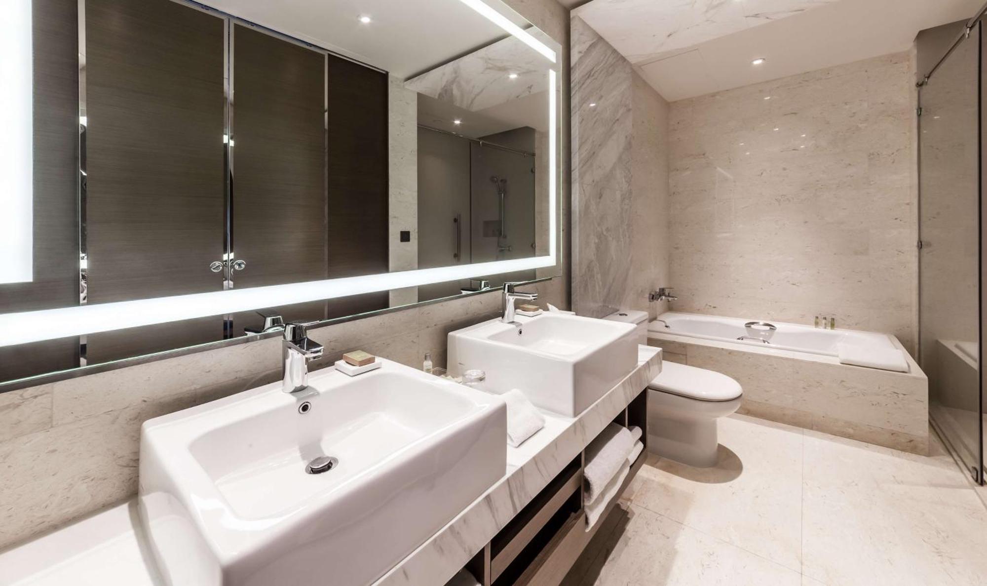 Hilton Garden Inn Hong Kong Mongkok מראה חיצוני תמונה